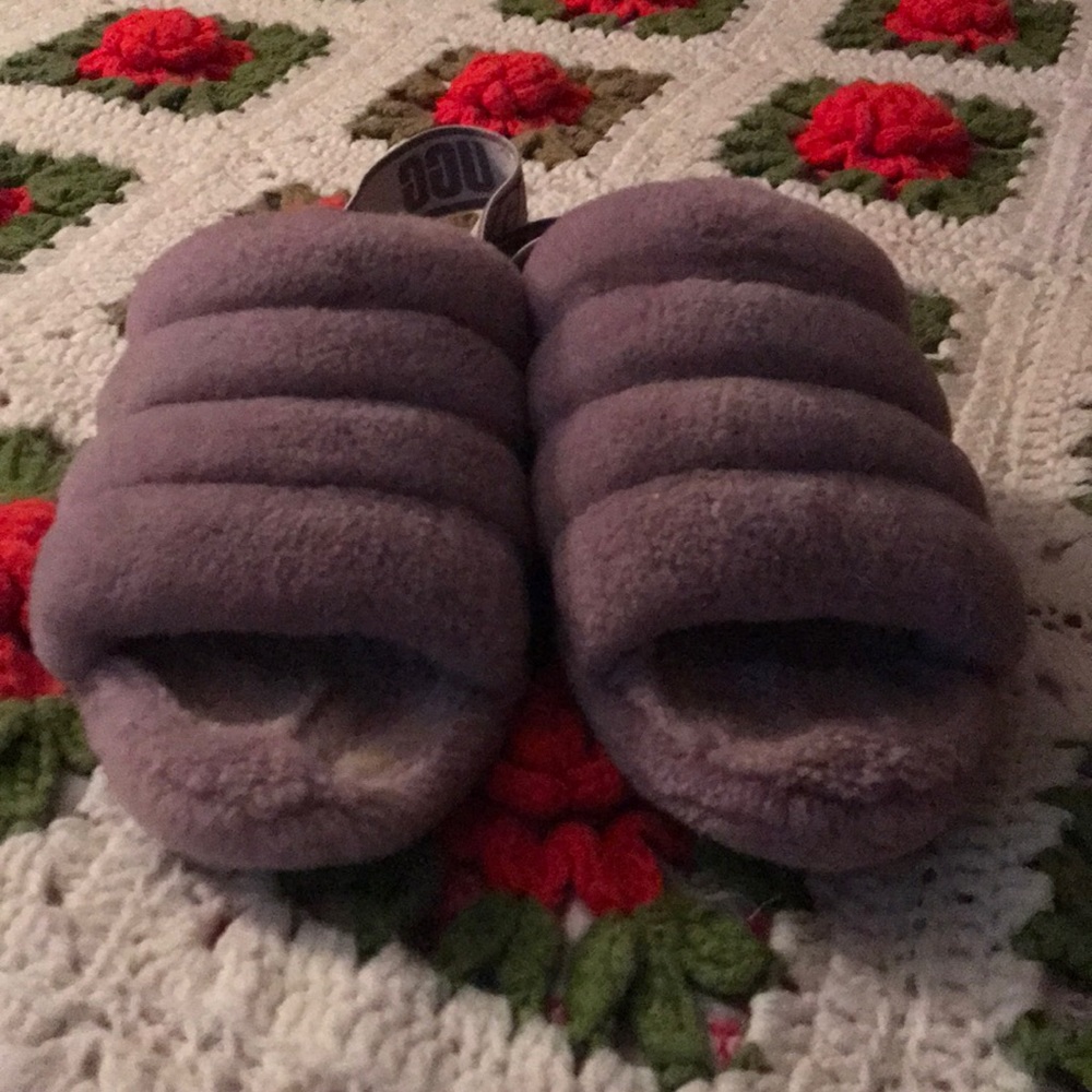 Light purple fluff yeah slides in used condition